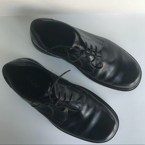 Men’s black leather Ecco shoes